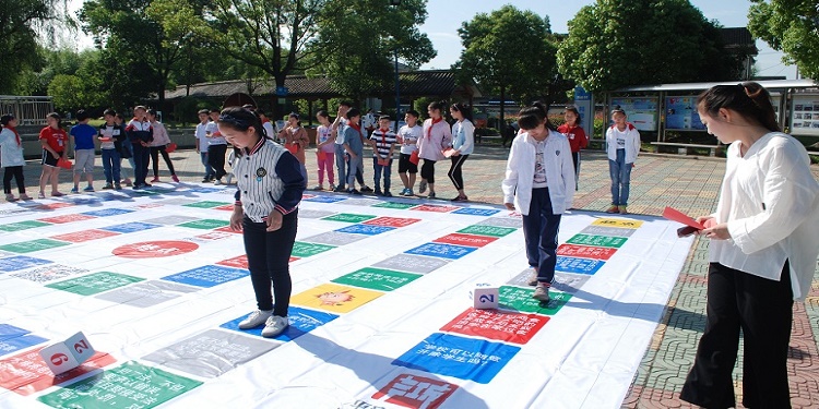 小姐姐闯关类游戏